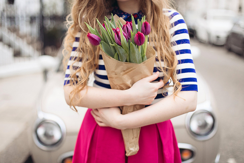 London portrait lifestyle fashion spring pink magnolia blooming photo shoot cute tulips long hair pretty girl (23)
