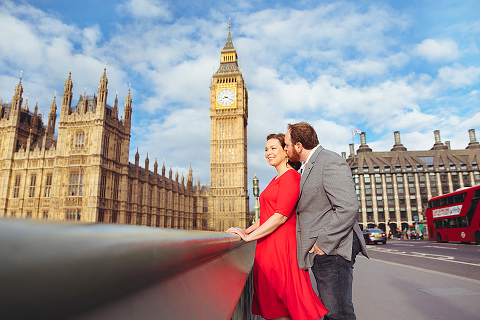 couple love story anniversary photo shoot London Westminster Bridge Red telephone box Big Ben (8)