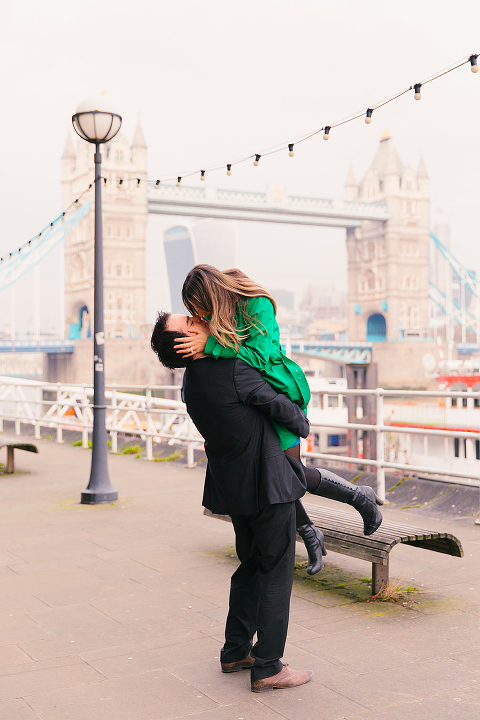 proposal engagement couples pre wedding photo shoot London Westminster Tower Bridge (27)