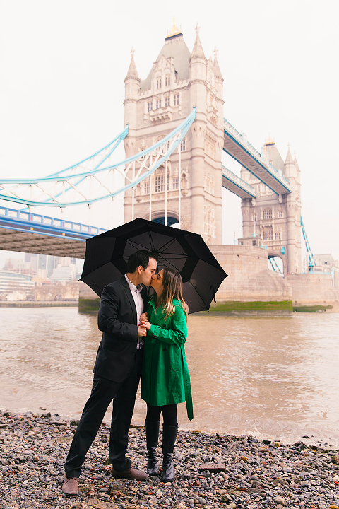 proposal engagement couples pre wedding photo shoot London Westminster Tower Bridge (31)