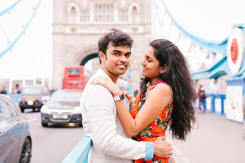 london christmas winter couples photo shoot engagement pre wedding photographer tower bridge (12)