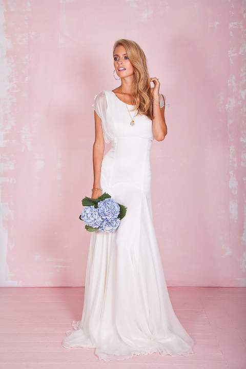 belle bunty wedding dress lookbook photoshoot fashuon photograoher london editorial by margarita karenko (15)