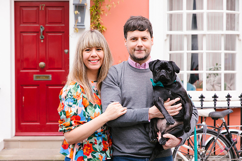 couples engagement pre wedding photo shoot london notting hill pet black pug (15)