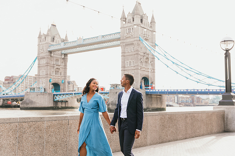 couples anniversary engagement photo shoot London Tower Bridge summer (1)
