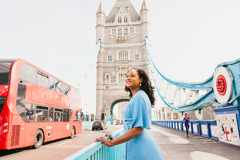 couples anniversary engagement photo shoot London Tower Bridge summer (8)