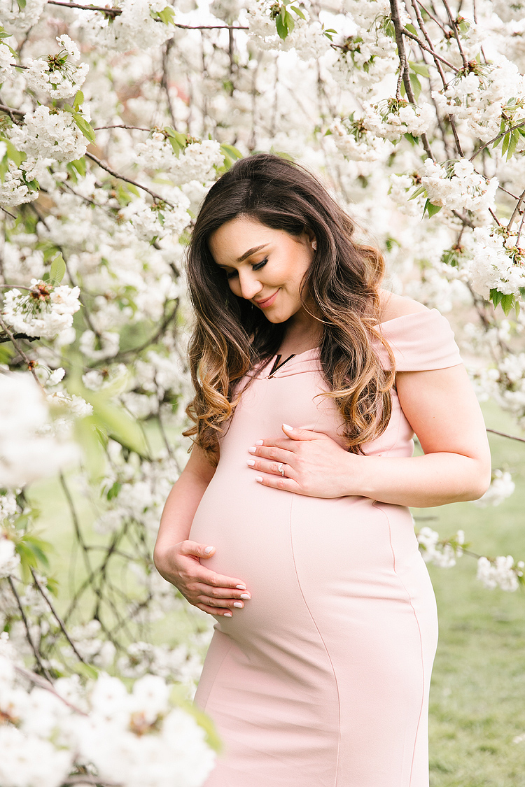Spring pregnancy shoot in Regent's park Margarita Karenko Photography